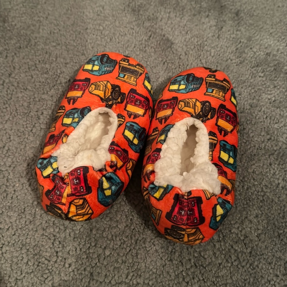 Kohl’s toddler boy hasbros tonka fuzzy babba slipper socks